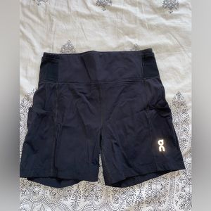 On Cloud bike shorts
